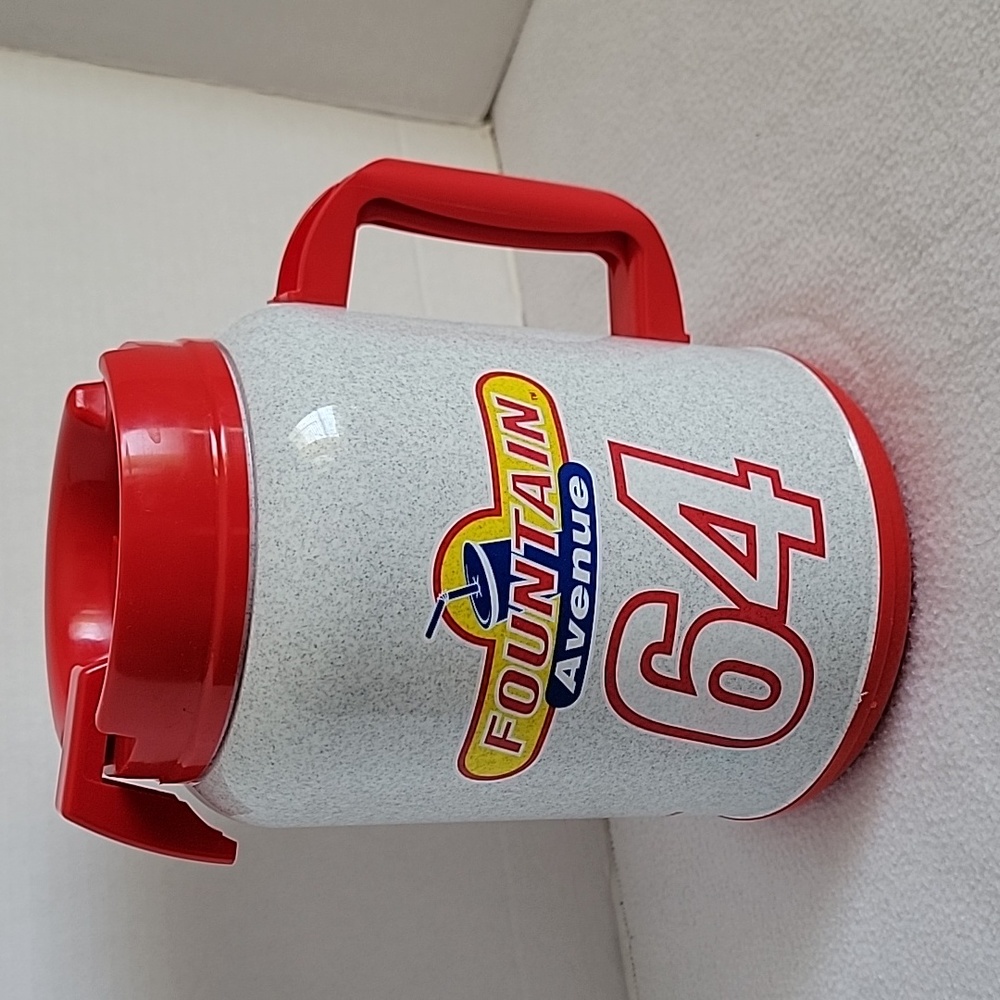 Whirley Fountain Avenue 64 Gray Red Insulated Mug